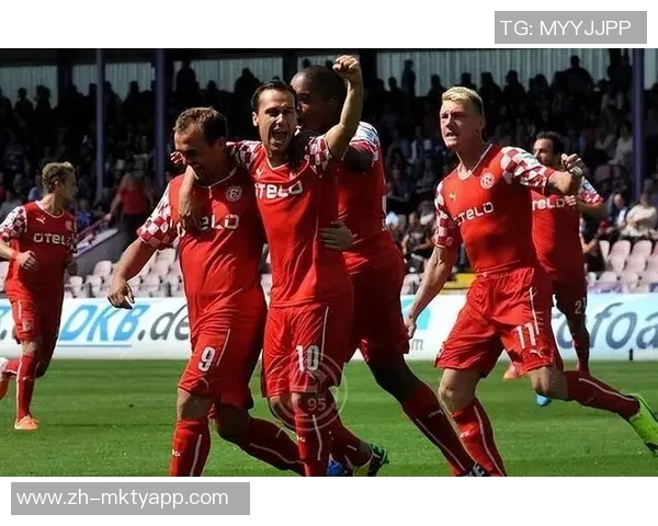 凯泽与不敌的较量揭示了足球战术与团队合作的重要性